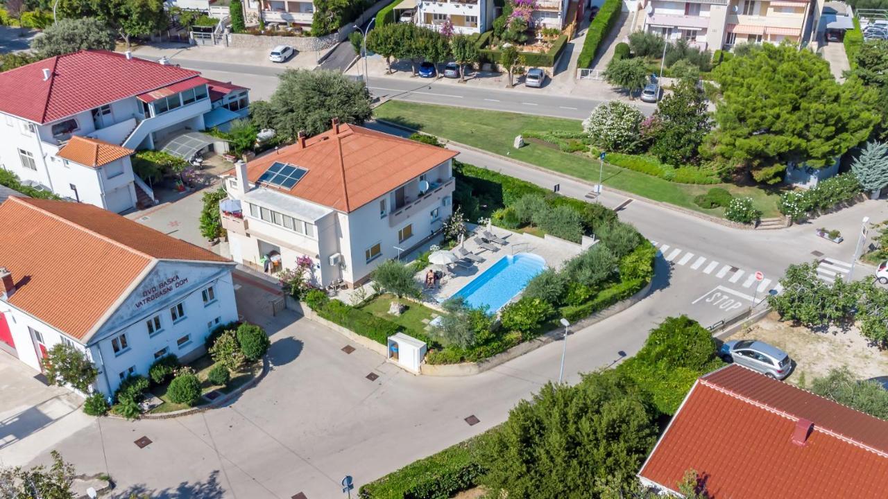 Meri Baska  Bagian luar foto